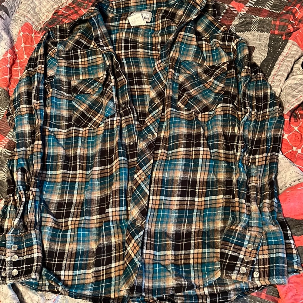 No stains nice plaid, long sleeve shirt